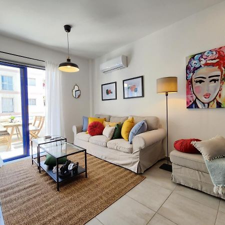 Frida'S Cozy Two Bedroom Apt Ларнака Екстер'єр фото
